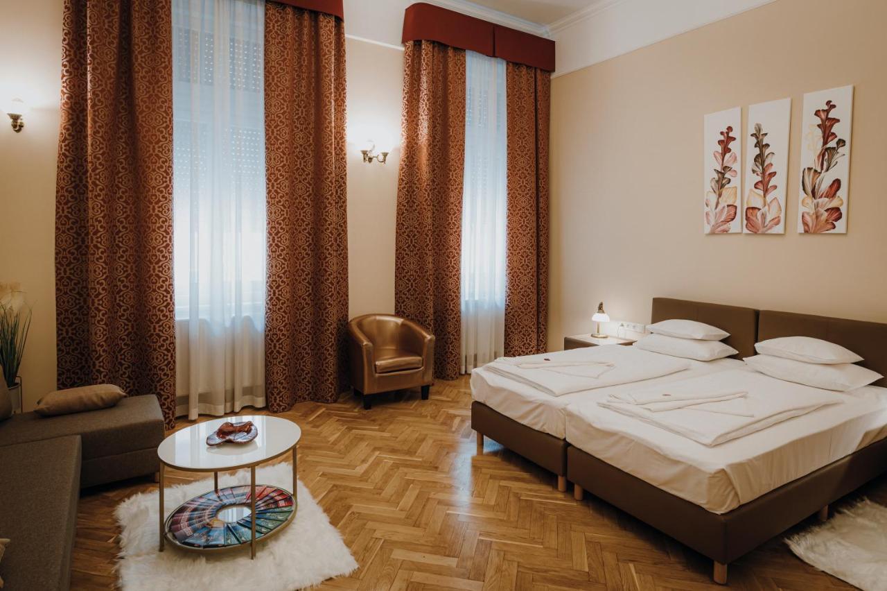 Dozsa Apartman Szeged Esterno foto