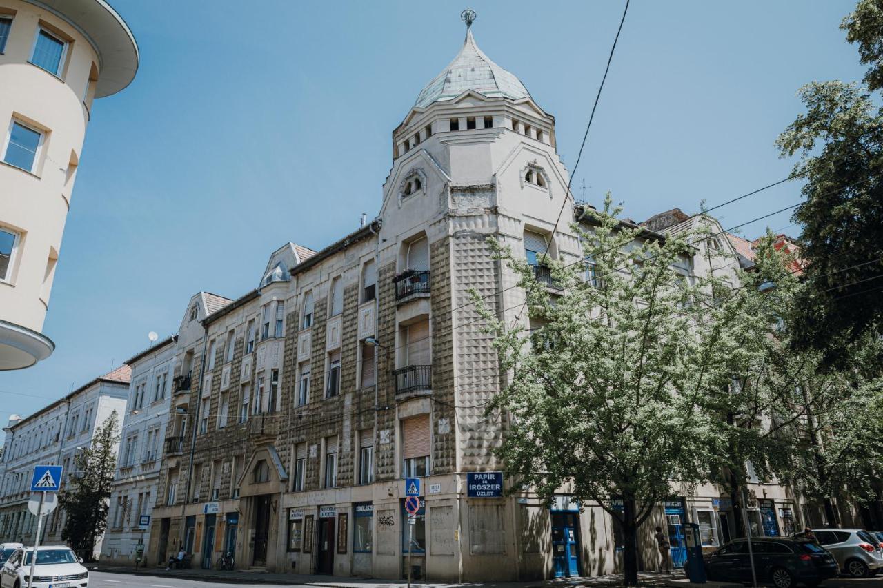 Dozsa Apartman Szeged Esterno foto