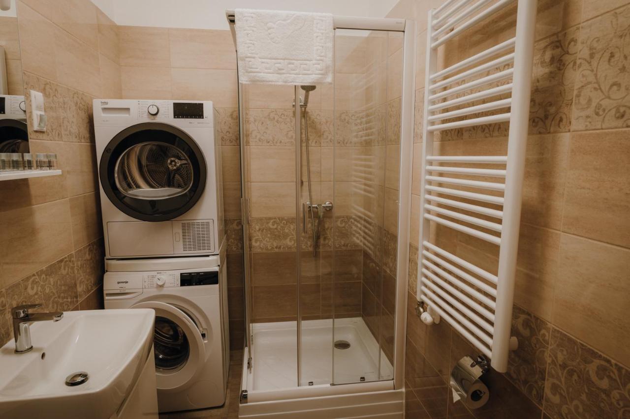 Dozsa Apartman Szeged Esterno foto