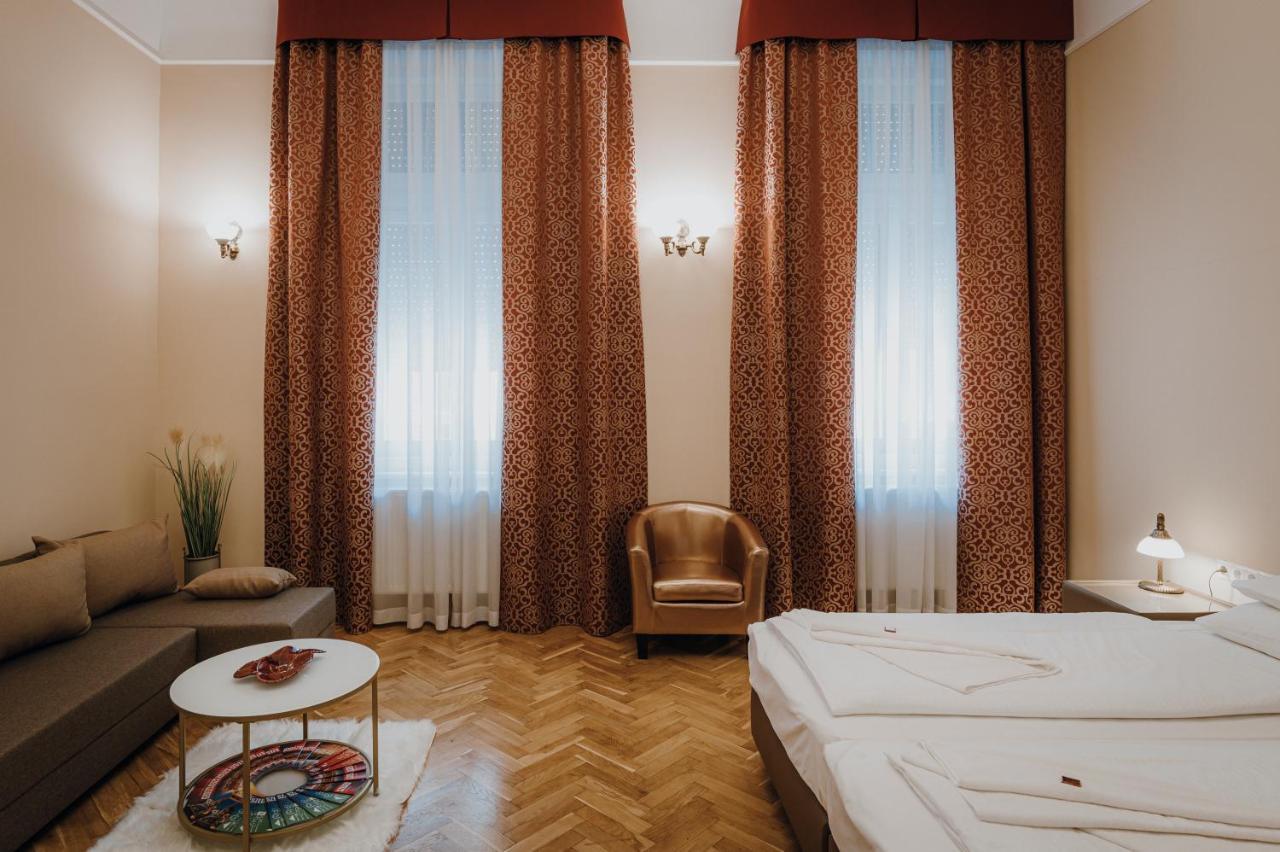 Dozsa Apartman Szeged Esterno foto