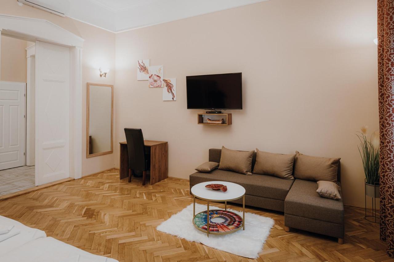 Dozsa Apartman Szeged Esterno foto