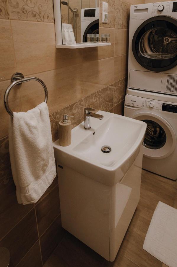 Dozsa Apartman Szeged Esterno foto