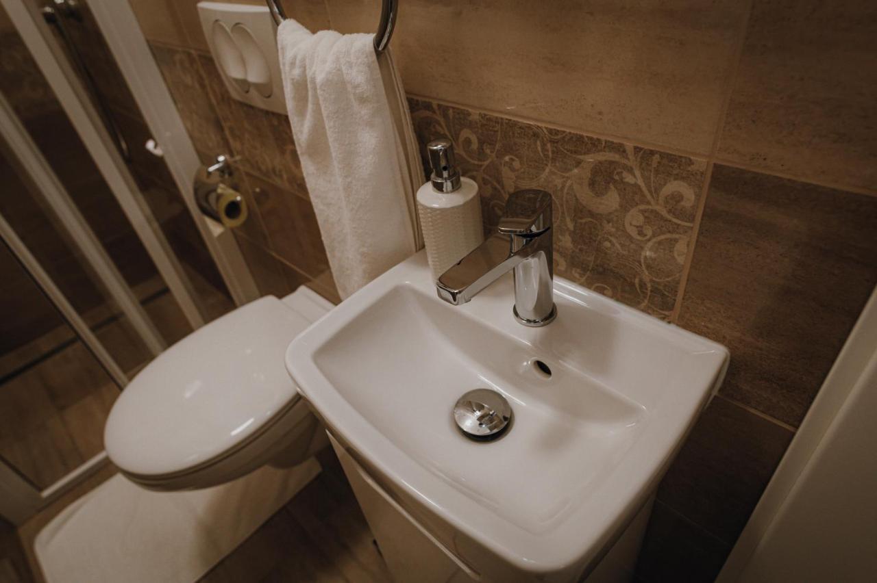 Dozsa Apartman Szeged Esterno foto