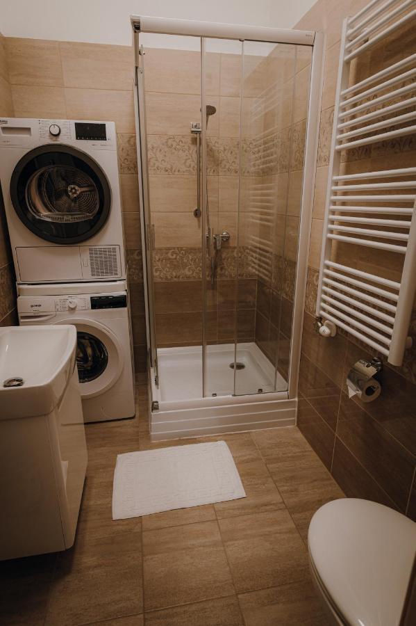 Dozsa Apartman Szeged Esterno foto