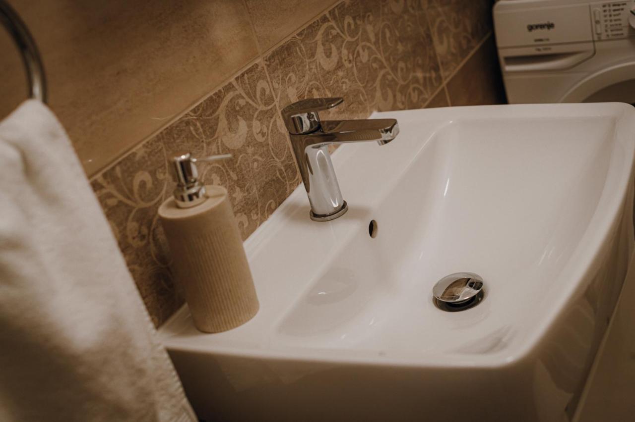 Dozsa Apartman Szeged Esterno foto