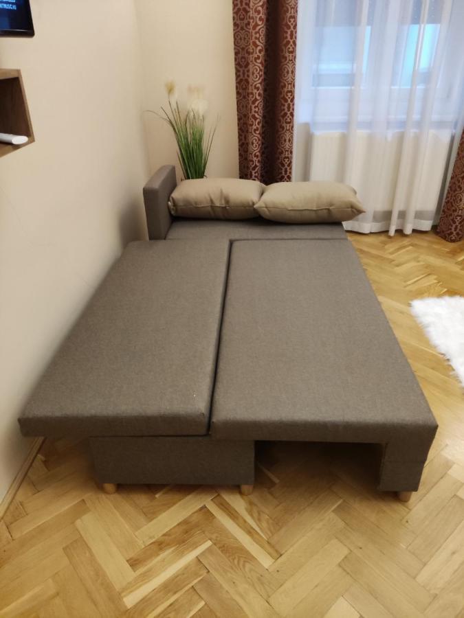 Dozsa Apartman Szeged Esterno foto